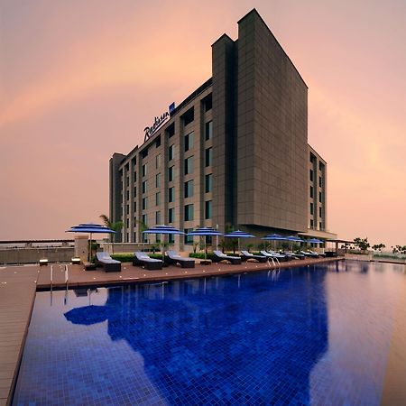 Radisson Blu Hotel New Delhi Paschim Vihar Ngoại thất bức ảnh