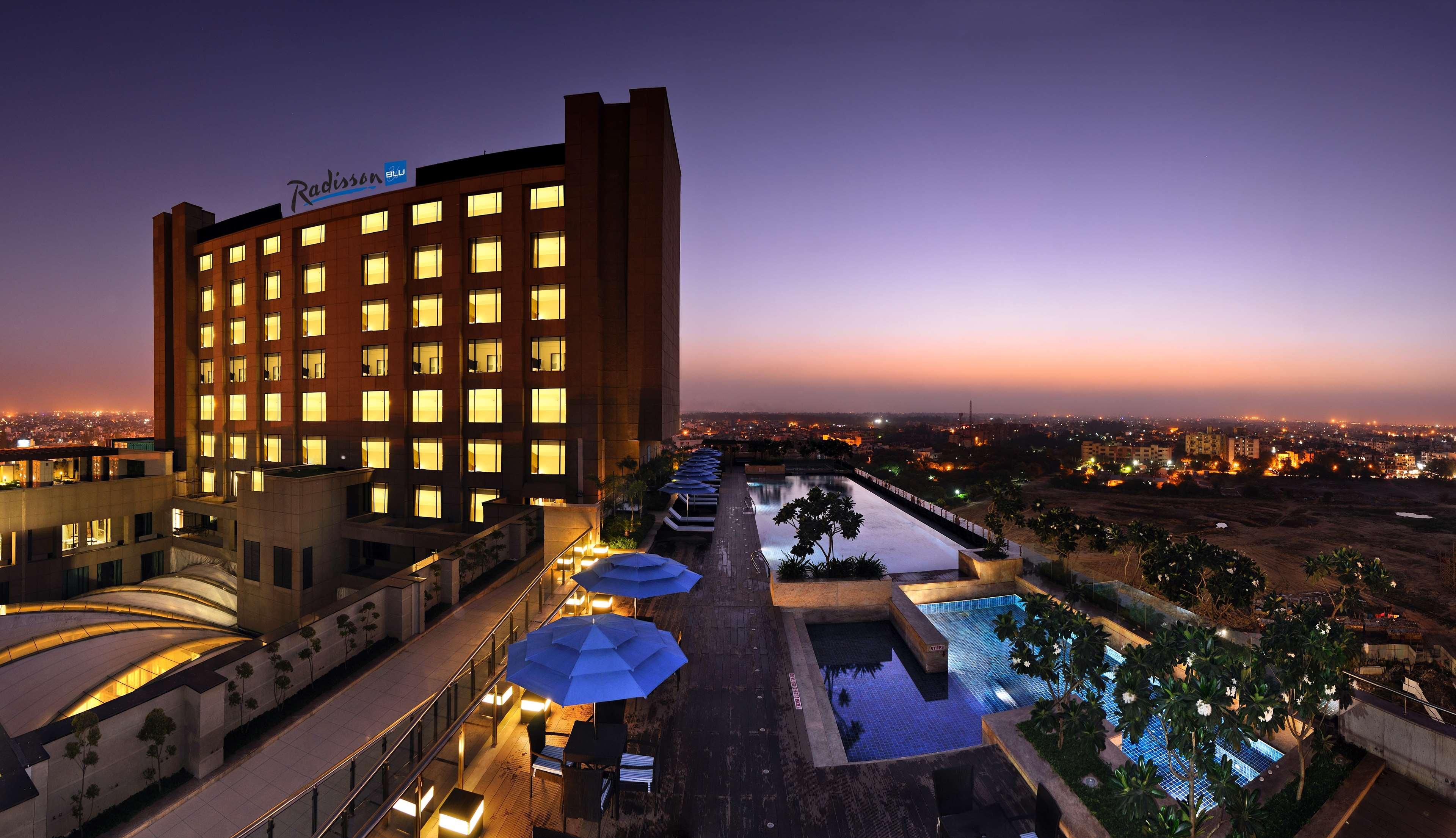 Radisson Blu Hotel New Delhi Paschim Vihar Ngoại thất bức ảnh